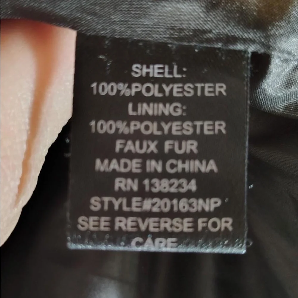 Luxurious Black Faux Fur Coat - Picture 8 of 9
